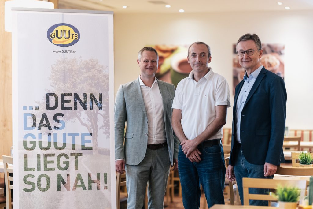 Beim 46. GUUTE Unternehmerfrühstück in Bad Leonfelden (vlnr): Florian Pum (Rechtsanwalt), Wolfgang Schwarz (Inhaber Leonfeldner-Hof), Franz Tauber (Leiter WKO Urfahr-Umgebung)  